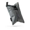Le sac de tir ultra-léger MDT Renegade pèse moins de 2 oz, est fait de ripstop résistant et offre une stabilité parfaite pour tes longues chasses en montagne.